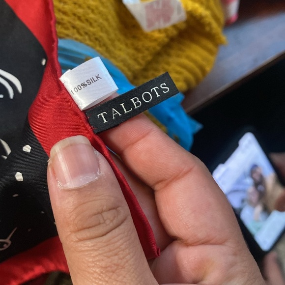 Talbots 100 % silk scarf 23X23 - Picture 3 of 3